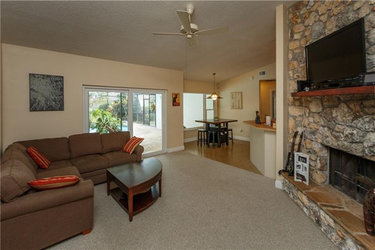 Photo 7 of 23 - 8642 Alegre Cir, Orlando, FL 32836