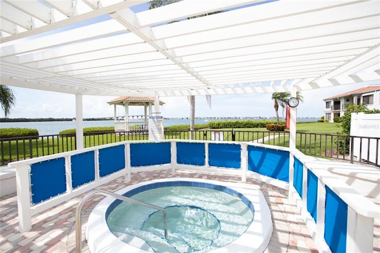 Photo 24 of 32 - 6295 Bahia Del Mar Cir #213, Saint Petersburg, FL 33715