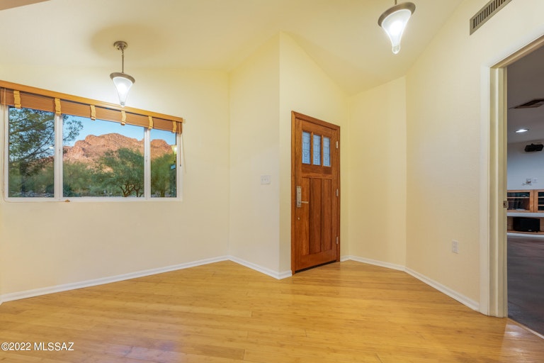 Photo 6 of 39 - 9065 N Shadow Mountain Dr, Tucson, AZ 85704