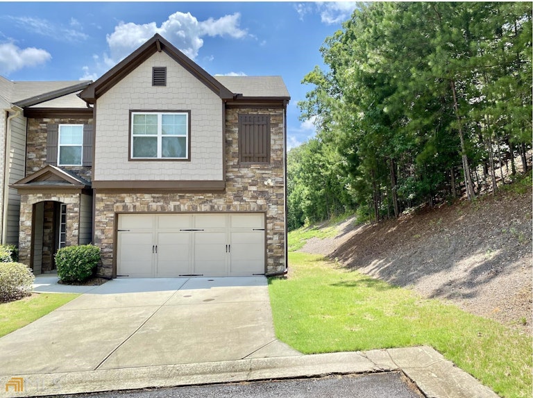 Photo 1 of 40 - 5840 Keystone Ln, Lithonia, GA 30058