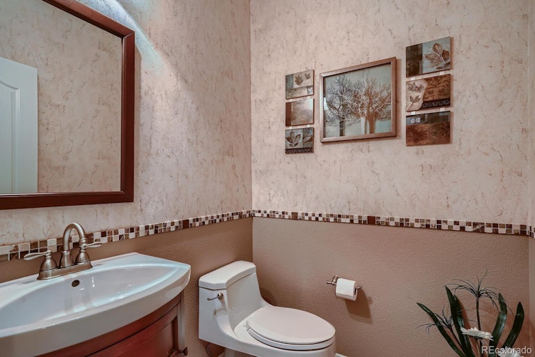 Photo 16 of 40 - 26741 E Clifton Dr, Aurora, CO 80016