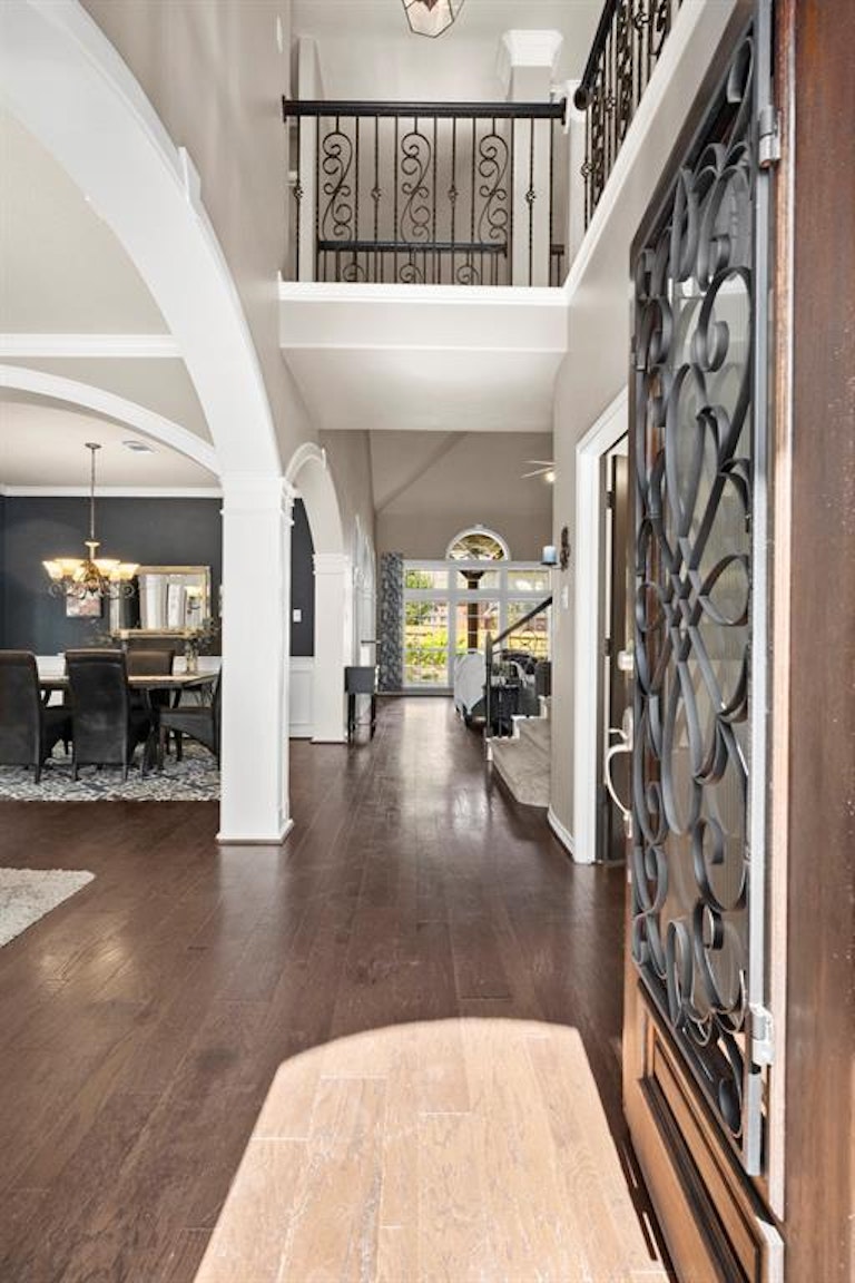 Photo 3 of 31 - 19119 Canyon Vista Ct, Tomball, TX 77377