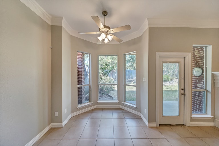 Photo 3 of 22 - 4119 Crossgate Ct, Arlington, TX 76016
