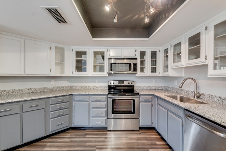 Photo 6 of 17 - 423 E Ironwood Dr, Phoenix, AZ 85020