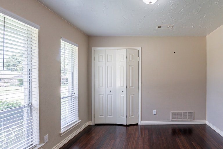 Photo 12 of 28 - 3308 Lynbrook Dr, Plano, TX 75075