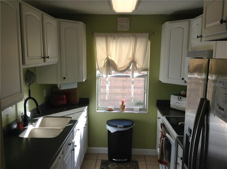 Photo 5 of 25 - 3042 Alta Vista St, Sarasota, FL 34237
