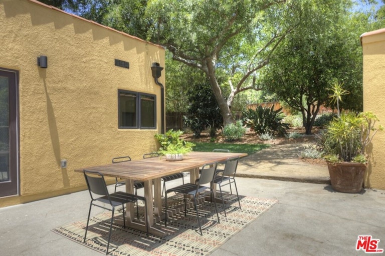 Photo 34 of 46 - 589 Athens St, Altadena, CA 91001