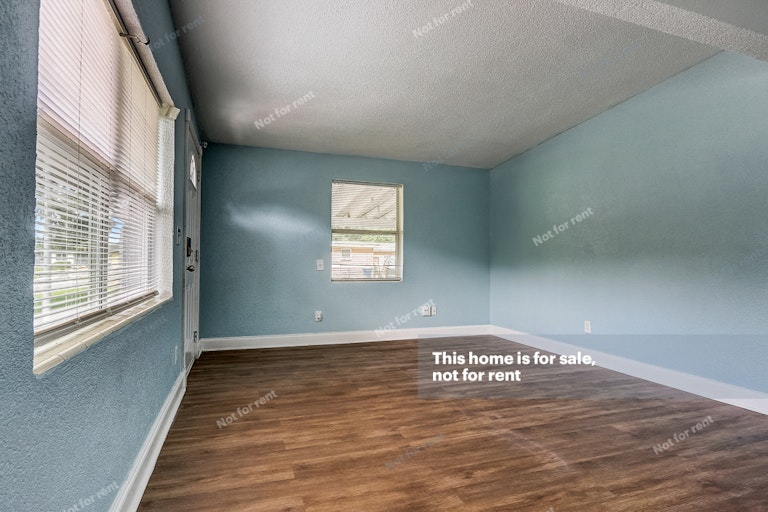 Photo 27 of 29 - 4030 Lockhart Dr N, Jacksonville, FL 32209