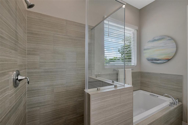 Photo 20 of 28 - 5509 Beall St Unit C, Houston, TX 77091