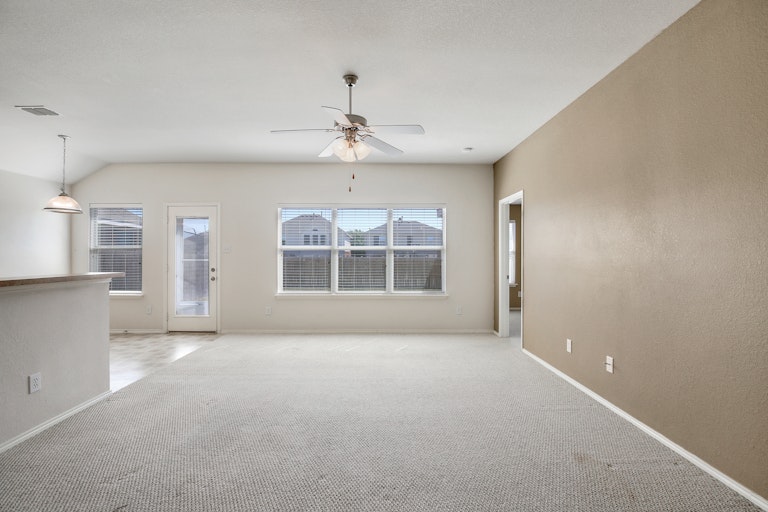 Photo 2 of 25 - 7413 Diamond Springs Trl, Fort Worth, TX 76123
