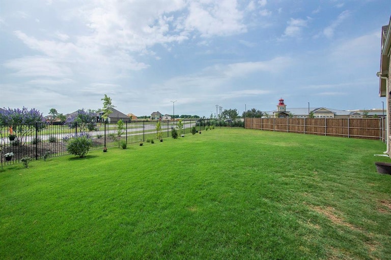 Photo 31 of 34 - 2221 Graham Rd, Anna, TX 75409