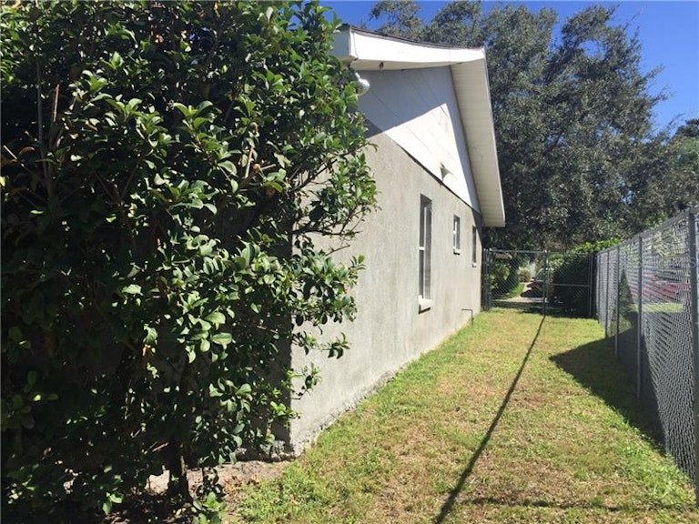 Photo 24 of 24 - 1040 31st St E, Palmetto, FL 34221