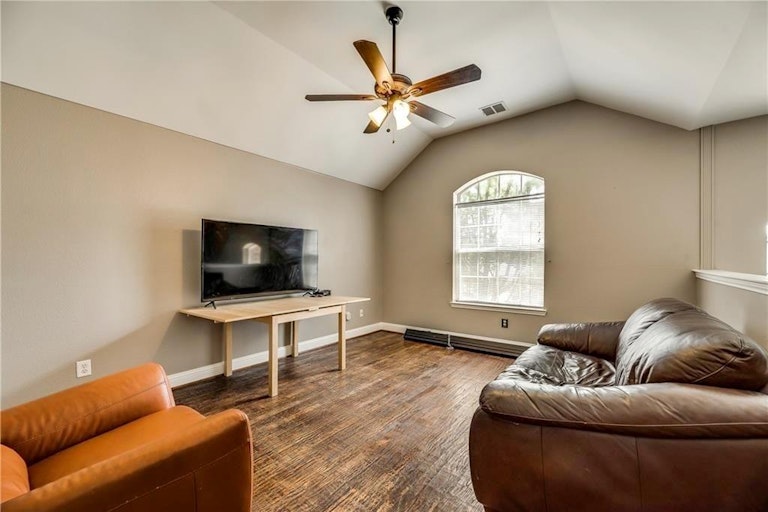 Photo 12 of 24 - 9500 Winter Park Dr, Frisco, TX 75035