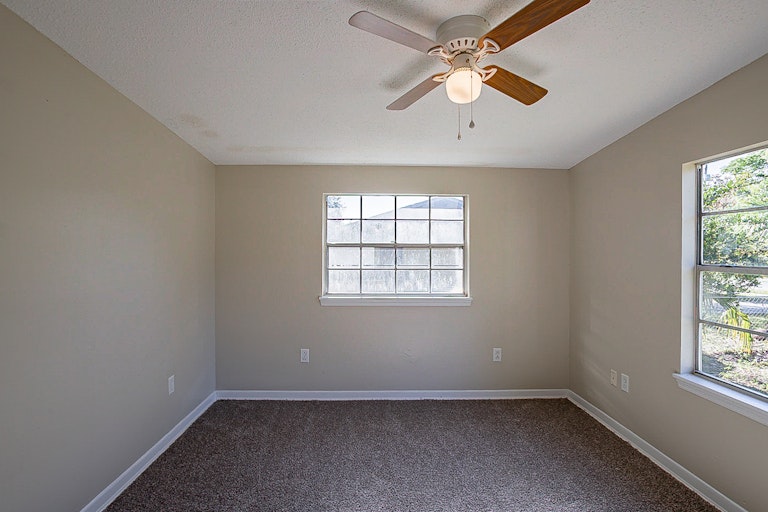 Photo 10 of 16 - 1401 E Voorhis Ave, Deland, FL 32724