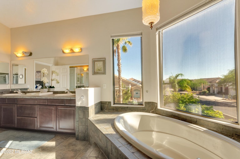 Photo 23 of 34 - 249 W Milbrae Springs Dr, Oro Valley, AZ 85755