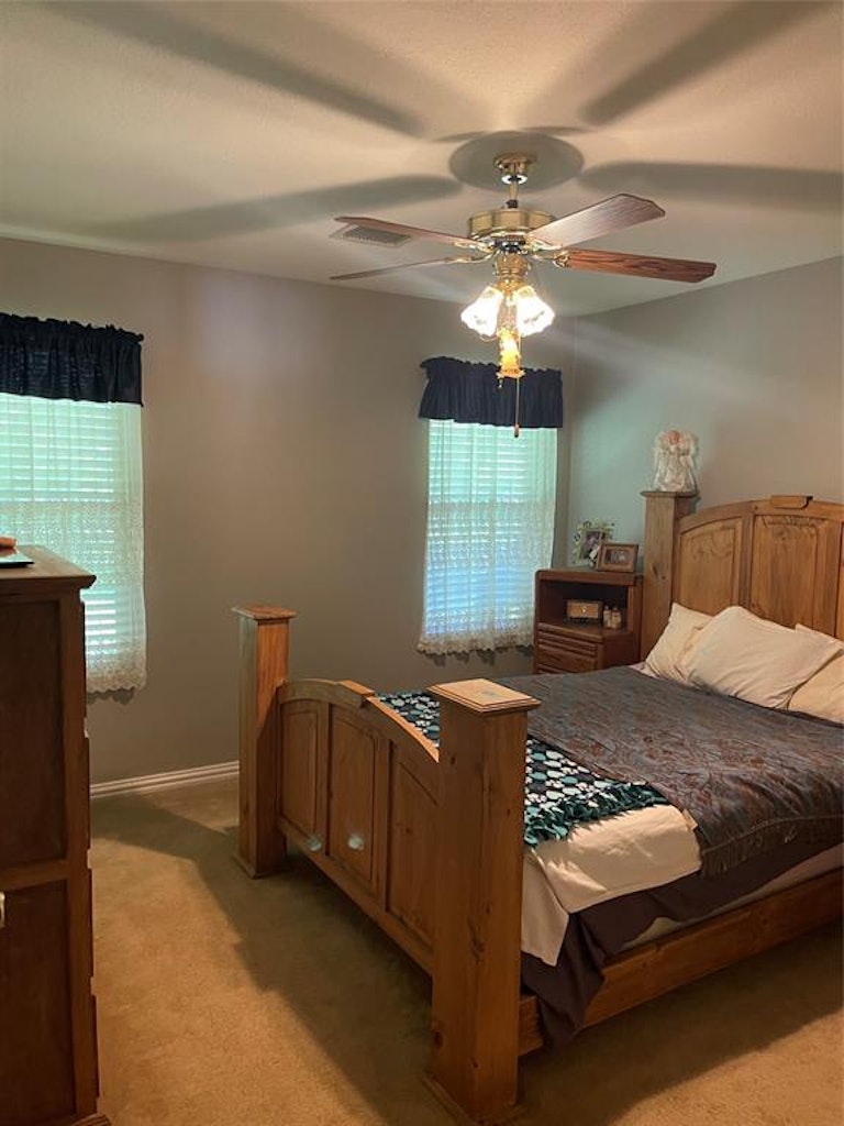 Photo 13 of 16 - 3688 White Oak Dr, Conroe, TX 77301