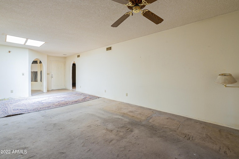 Photo 8 of 32 - 2541 E Wagoner Rd, Phoenix, AZ 85032