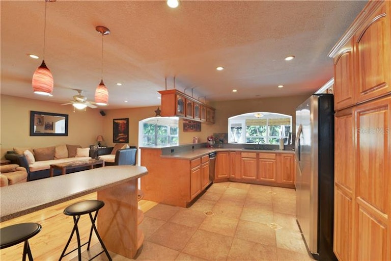 Photo 4 of 24 - 1266 Juliana Pl, Orlando, FL 32807