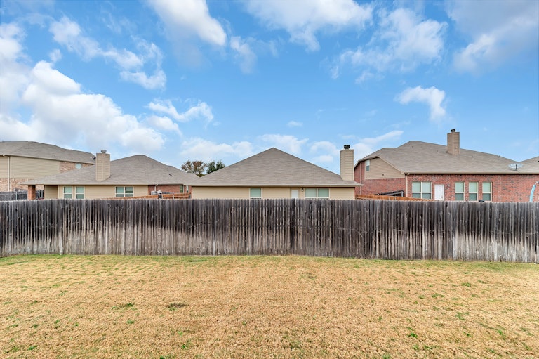 Photo 29 of 31 - 808 W Bend Blvd, Burleson, TX 76028