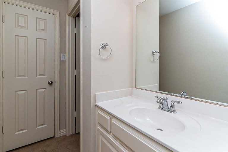 Photo 30 of 37 - 4712 Eddleman Dr, Fort Worth, TX 76244