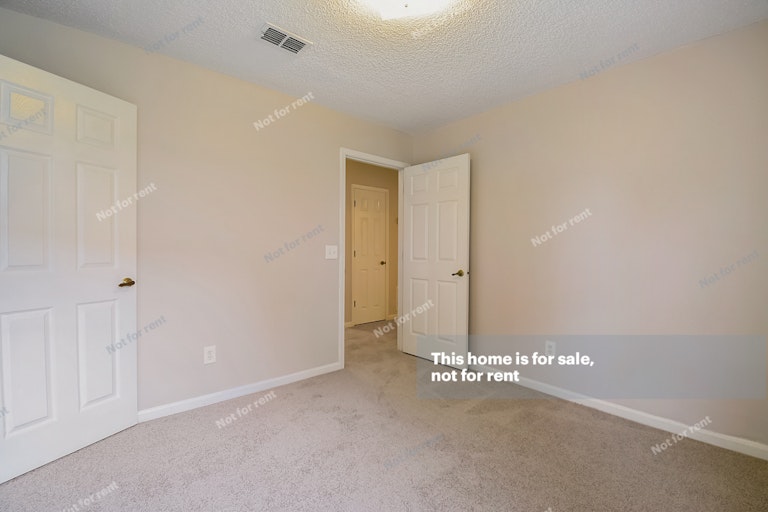 Photo 26 of 31 - 8350 Argyle Corners Ct, Jacksonville, FL 32244