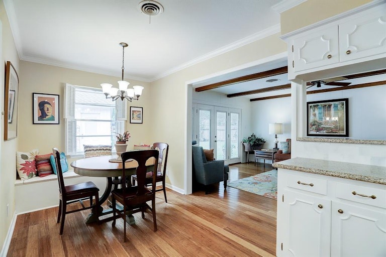 Photo 13 of 23 - 5414 Indigo St, Houston, TX 77096