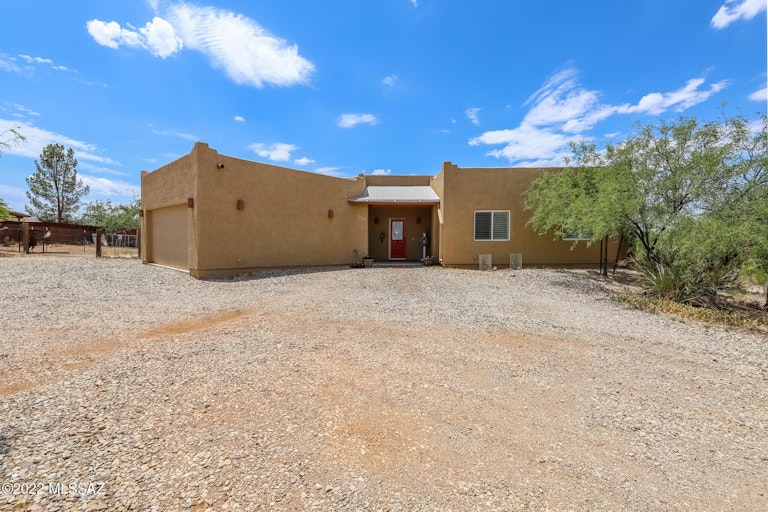 Photo 2 of 33 - 2840 E Darlene Dr, Vail, AZ 85641