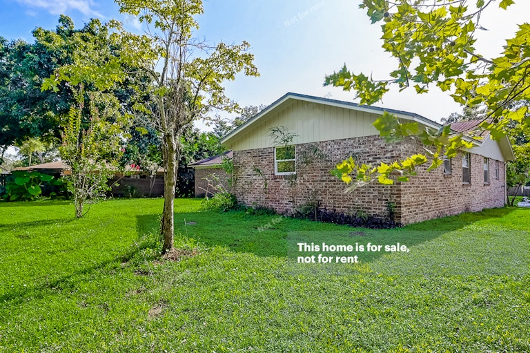 Photo 13 of 35 - 2590 Aquarius Rd, Orange Park, FL 32073