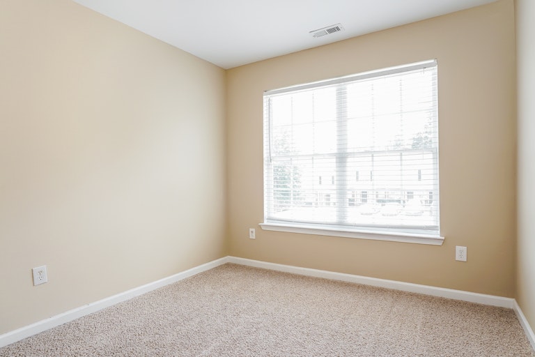Photo 21 of 25 - 1810 Eagle Beach Ct, Raleigh, NC 27610