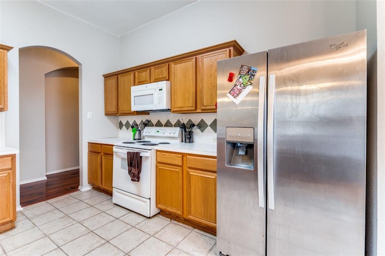 Photo 9 of 21 - 4500 Gila Bend Ln, Fort Worth, TX 76137