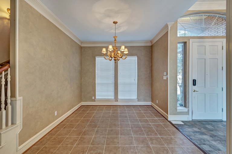 Photo 8 of 24 - 2809 Kingswood Dr, Grapevine, TX 76051