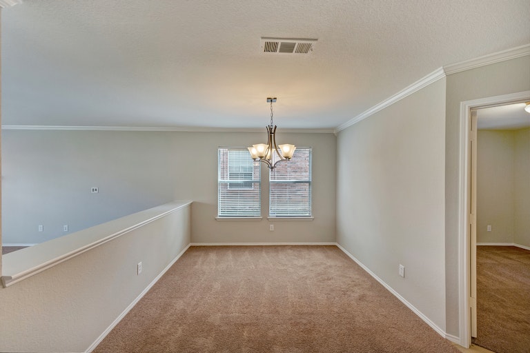 Photo 9 of 30 - 9125 Liberty Crossing Dr, Fort Worth, TX 76131