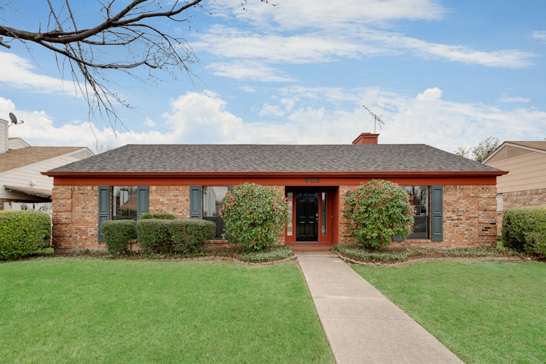 Photo 1 of 26 - 408 Ripplewood Dr, Mesquite, TX 75150