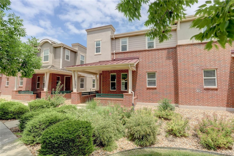 Photo 3 of 30 - 13693 E Weaver Pl, Englewood, CO 80111