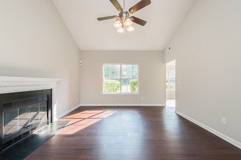Photo 7 of 18 - 702 Chance Rd, Durham, NC 27703