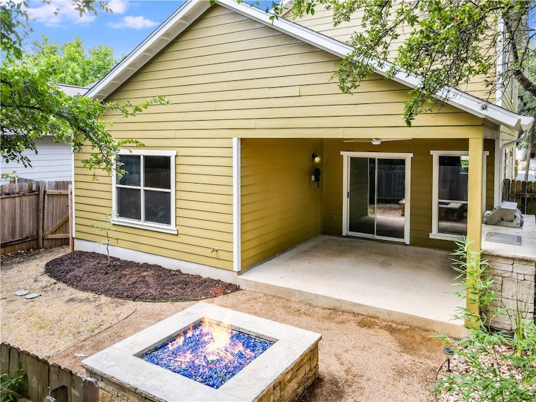 Photo 37 of 40 - 2116 Amur Dr, Austin, TX 78745