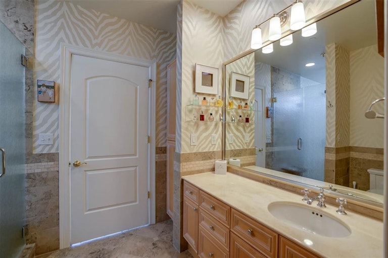 Photo 16 of 34 - 2828 Hood St #1106, Dallas, TX 75219