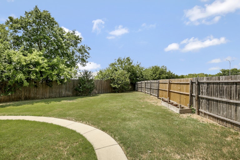 Photo 24 of 26 - 10864 Astor Dr, Fort Worth, TX 76244