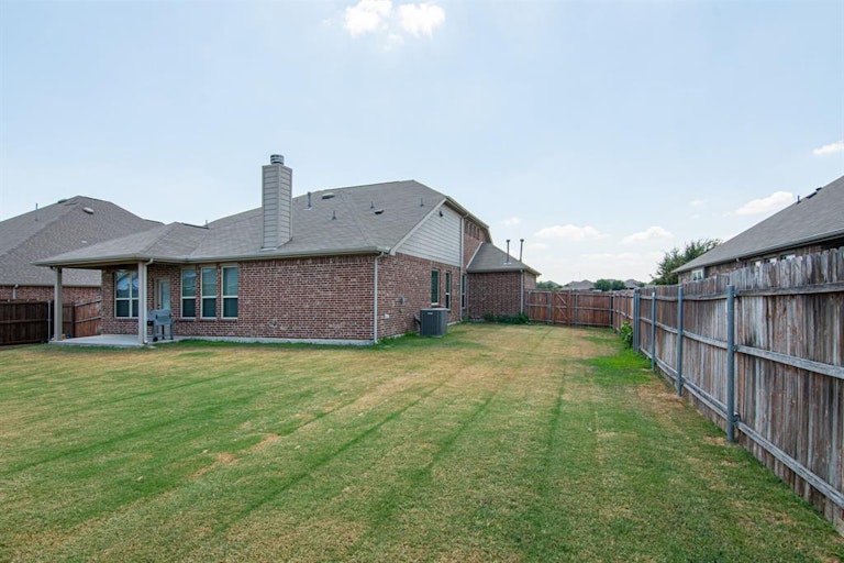 Photo 38 of 40 - 1508 Fallingwater Trl, Haslet, TX 76052