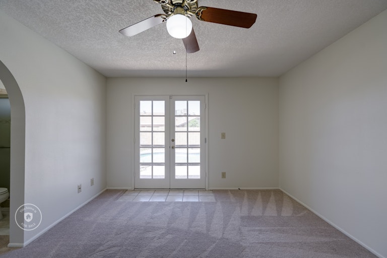Photo 19 of 29 - 3856 W Wagoner Rd, Glendale, AZ 85308
