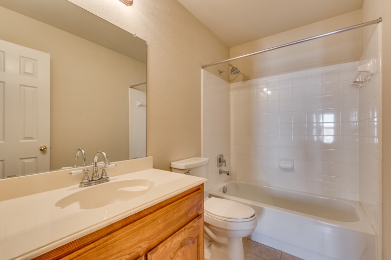 Photo 10 of 25 - 1815 Avonlea Dr, Rockwall, TX 75087