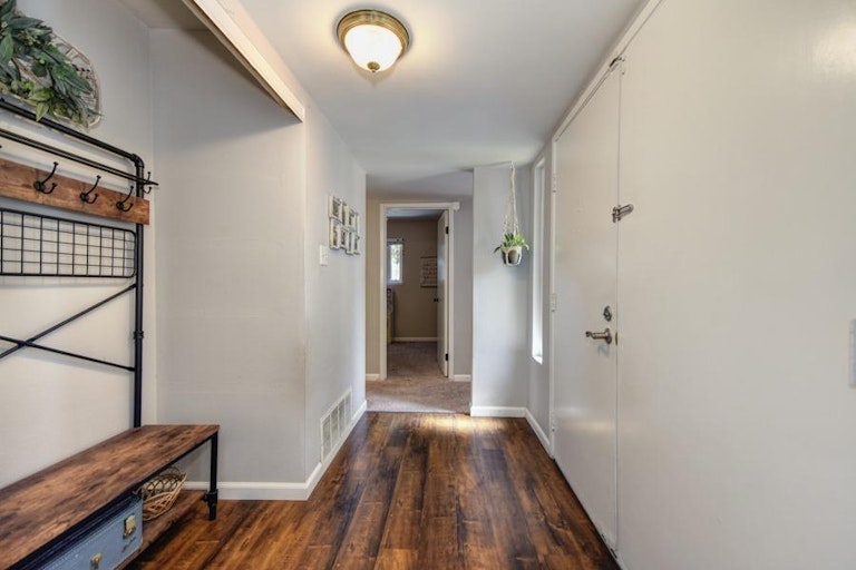 Photo 8 of 31 - 4137 California Ave, Carmichael, CA 95608
