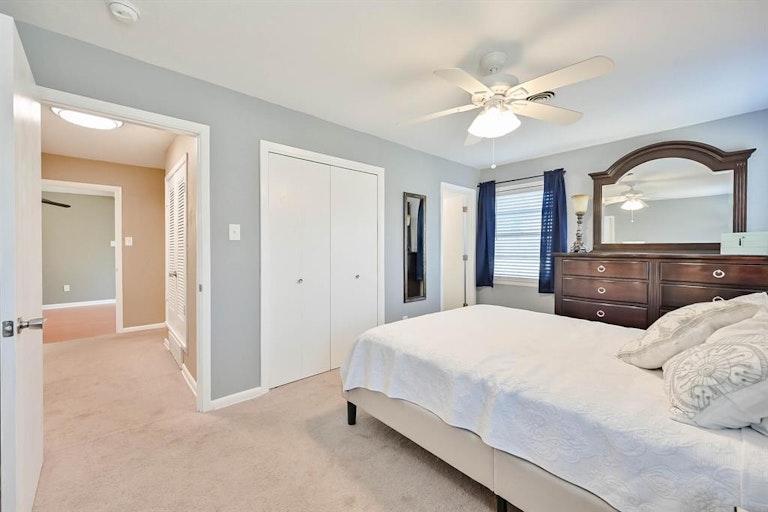 Photo 17 of 24 - 702 Paula St, Kennedale, TX 76060