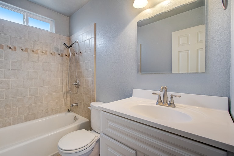 Photo 28 of 35 - 8208 Newbridge Way, Citrus Heights, CA 95610