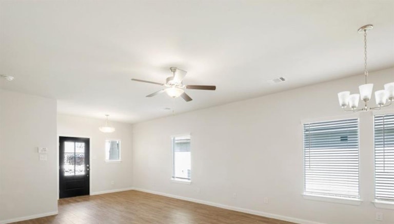 Photo 4 of 20 - 6839 Escondido Dr, Rosharon, TX 77583
