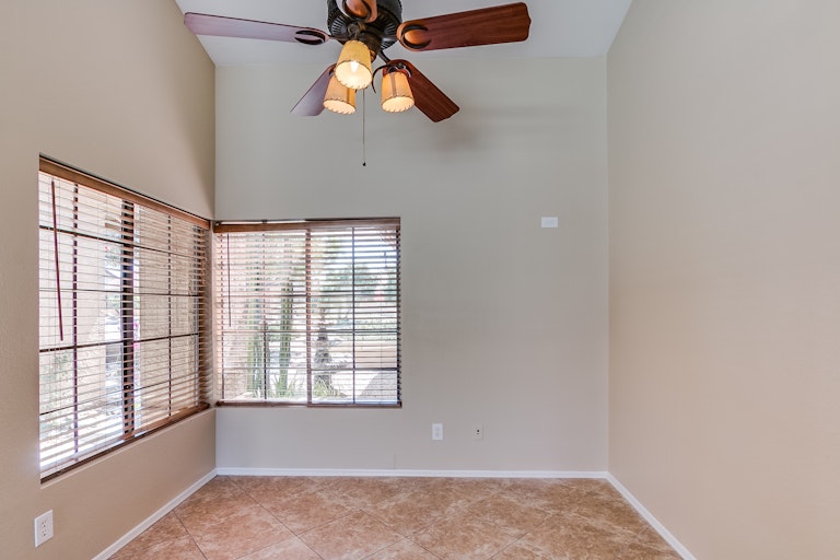 Photo 15 of 36 - 6020 W Grandview Rd, Glendale, AZ 85306