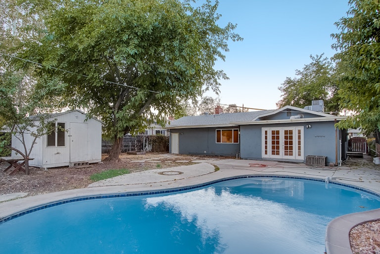 Photo 9 of 32 - 8146 Lichen Dr, Citrus Heights, CA 95621