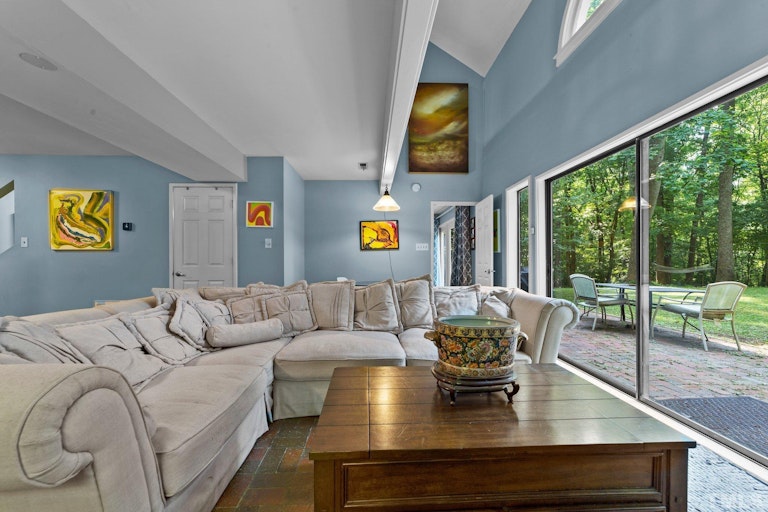 Photo 21 of 36 - 317 Stony Hill Rd, Chapel Hill, NC 27516