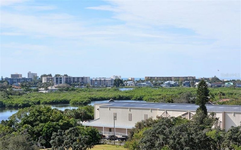 Photo 21 of 25 - 1921 Monte Carlo Dr #703, Sarasota, FL 34231
