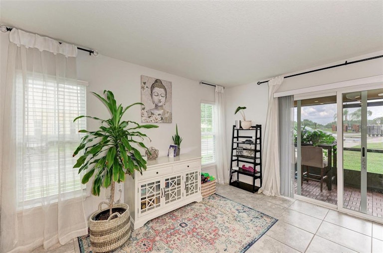 Photo 19 of 35 - 7137 Merlot Sienna Ave, Gibsonton, FL 33534